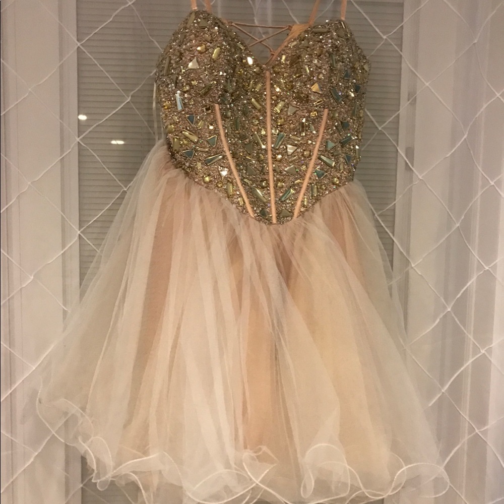 Prom/sweet 16 dress/night out - Picture 8 of 8